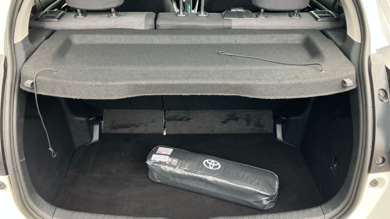 Toyota Yaris 1.5 Hybrid Design 5dr CVT Hybrid Hatchback